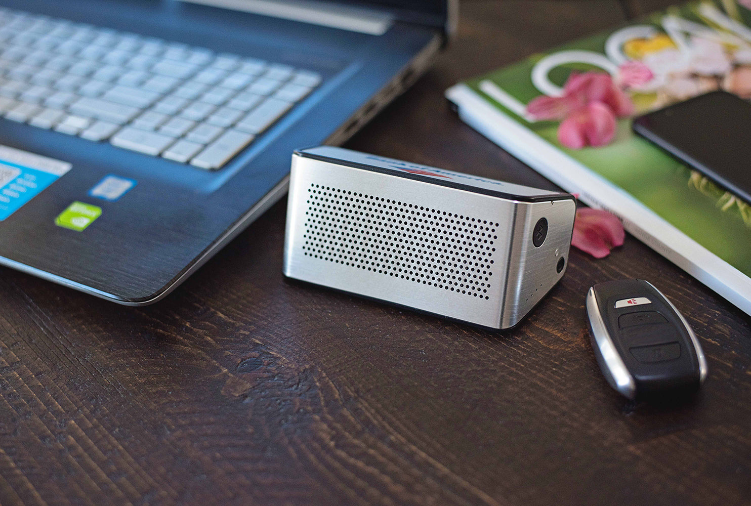 Shockwave Speaker + 5200mAh Charger